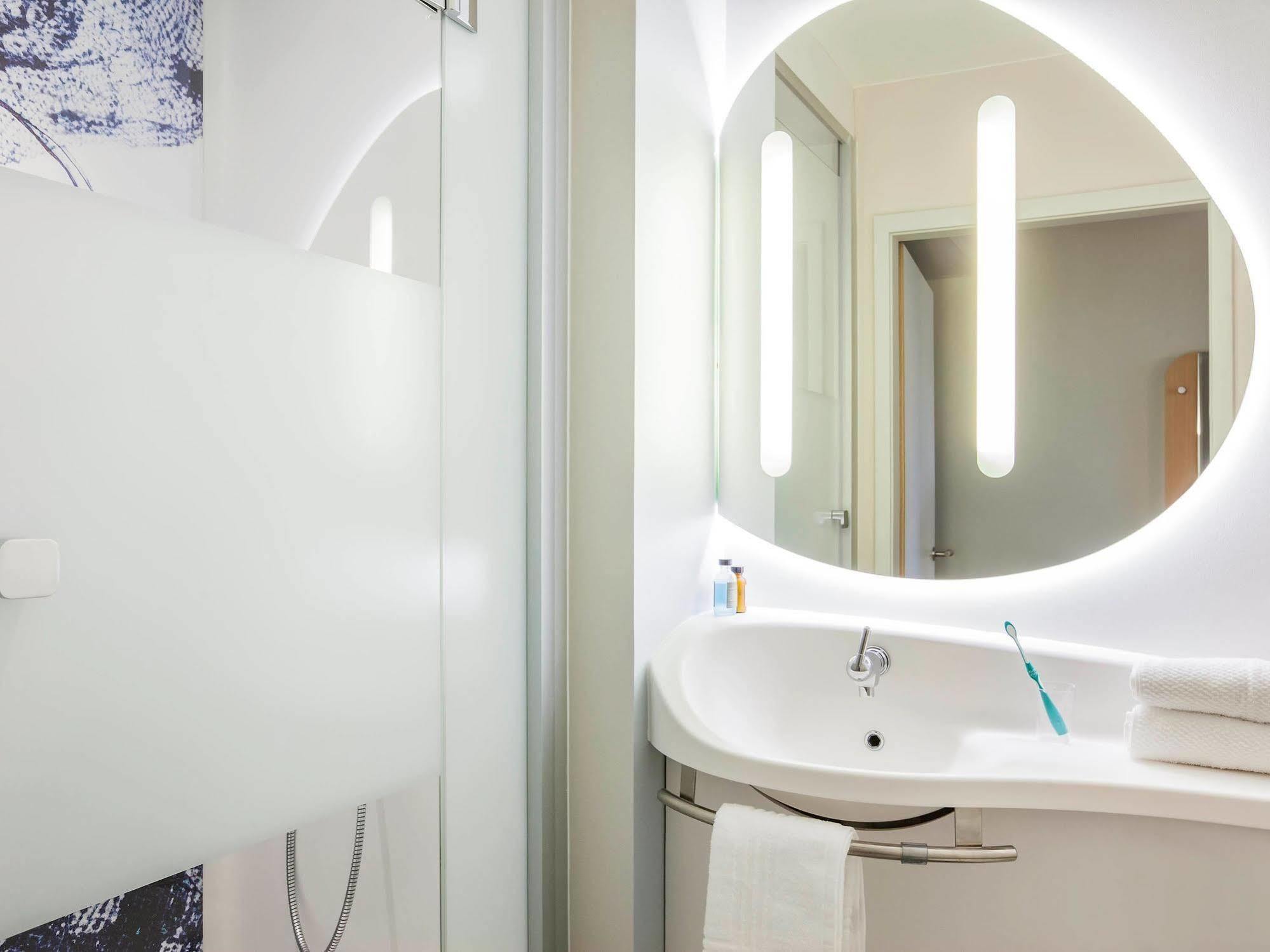 Ibis Budget Mulhouse Centre Gare Экстерьер фото